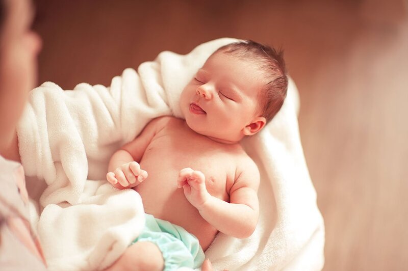 Prima Saigon: the delicate eyes of newborns require special attention and care to ensure optimal development and overall health. Here are some essential tips for caring for your newborn's eyes